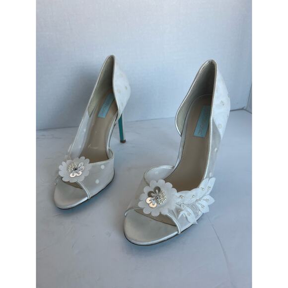 Betsey Johnson White Floral Embellished Heels - Picture 3 of 13